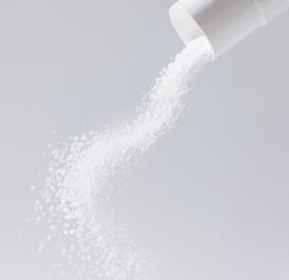 سعر جيد مسحوق التشكيل الميلامين آمن للأغذية مع نقاء عالية لإنتاج أدوات الطعام الانترنت